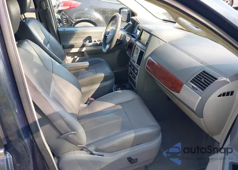 2008 Chrysler Town & Country Touring from USA, damaged, VIN 2A8HR54P38R840751